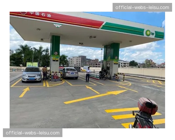 最后一个发车位：外卡车手的逆袭与梦想